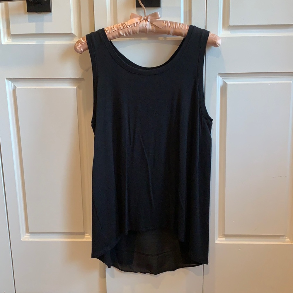 Banana Republic black flowy tank top